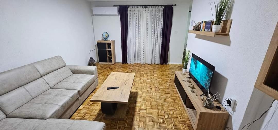 Appartamento Stan Na Dan Kozarska Dubica Bosanska Dubica Esterno foto